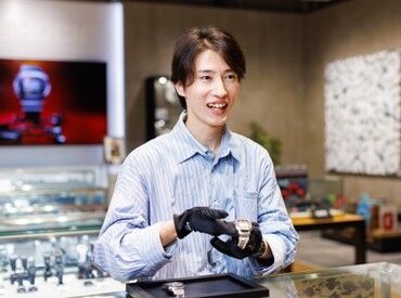 カシオマーケティングアドバンス株式会社　（なんば駅スグ大型家電量販店） ＼未経験スタート大歓迎／
接客未経験の方も安心できるように
研修サポートも充実しています♪