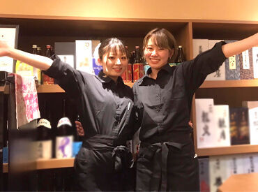 和食個室 永山 お店のコンセプト・内装は、
「和」の落ち着いた雰囲気♪
<<ですが>>働くスタッフさん達は
こんなに明るく接しやすい人ばかり！