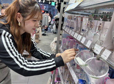 kokoschka（ココシュカ） 芦屋モンテメール店 育休復帰率は90%以上の実績！
女性スタッフ在籍率も高く
結婚・出産などライフステージの変化があっても
長く働ける環境です。