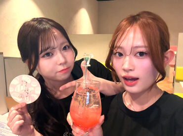 恵美須商店 南5西5店（4月下旬オープン予定） 友達同士の応募も大歓迎★
写真のスタッフも友達同士で応募して別店舗で活躍中♪
オープニング店舗で活躍する仲間を大募集◎