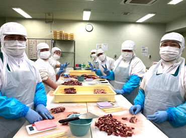 株式会社スノーフーズ お肉を串刺しするだけのモクモク作業◎
難しいことは一切ないのでシニアの方も活躍できる職場です！
まずは短期スタートもOKです