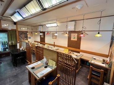 やきとり雀屋 ＊接待にも好まれる落ち着いた店内＊
少し大人な雰囲気もありながら
OB・OGも飲みに来る居心地の良さ◎