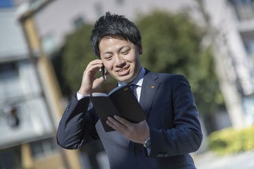 異業種からの転職もOK！
エリアマネージャーのお仕事を1からスタートしませんか◎