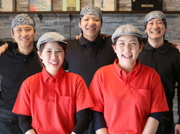 カルビ丼とスン豆腐専門店 韓丼 四日市東店 ／いらっしゃいませ♪＼
まずは元気に挨拶ができればOK◎
韓丼でバイトデビューした先輩がたくさん活躍していますよ♪