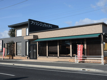 ブゥランジェリィ・アペ　樽味店 未経験から始めた方が90％以上★
レジ打ちの仕方からパンの並べ方まで、丁寧に教えるのでご安心ください◎