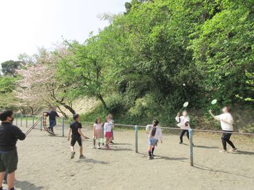 学童保育とびうおクラブ（勤務地：上宮田小学校内） 子ども達に寄り添うオシゴト!
子ども達が安全に楽しめるように
サポートをお願いします♪
スタッフ同士協力して過ごしています☆