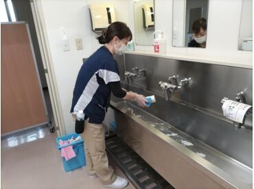 ワタキューセイモア株式会社（勤務地：十勝脳神経外科病院） カラダを動かしながら働きたい方、歓迎！
30～60代の女性スタッフ活躍中の職場です♪