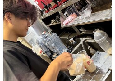 初バイト・未経験さん大歓迎♪
まずは簡単なことからスタート◎
お仕事を覚えてきたら時給もUP!!