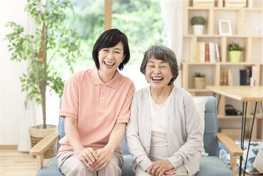 株式会社プラス・ピボット　ホップ事業部 高齢者向けの綺麗な住宅でお仕事♪
ご自身で生活される方の補助をお願いします◎
経験を活かして高時給で働こう！