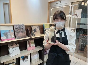 ビストロクロネコ 《遠州病院駅から徒歩10分》
車・バイク・自転車通勤OK！
駐車場/駐輪場も無料で使えます♪