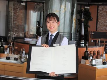 帝国ホテル 大阪 バイトデビューさんも歓迎♪
"明るい笑顔"と"元気な挨拶"を心がけていれば大丈夫◎
社員登用制度もあり♪