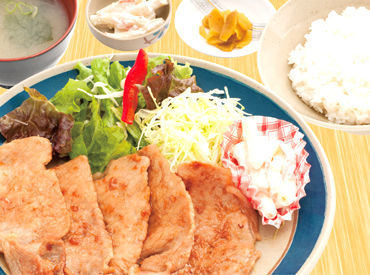メニューは簡単なものばかり！
●カレーライス
●ラーメン
●おそば
などなど…
メニューは少ないので、
すぐに覚えられますよ♪