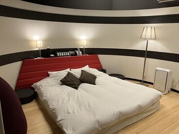 ＼40～50代の主婦(夫)活躍中／
髪色やピアスなど... 普段の格好で働ける♪
裏方なので知り合いに会うこともなし！