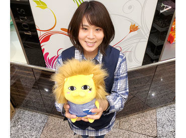 「人と関わる事が好き!!」
そんな方にピッタリなお仕事★
イベント時には司会をしたり、常連さんと仲良くなることも♪