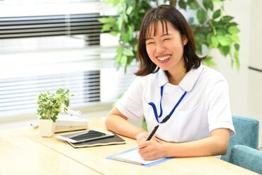 \看護助手とは…/
医療機関で、看護チームの一員として看護師の業務サポートを行う職種です♪
※専門的判断は必要ありません!