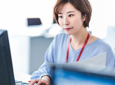 ショールームの受付アシスタント♪
詳しいご案内は専任スタッフが行いますので、
専門知識は不要です！
※写真はイメージ