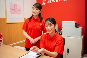 ジュエルカフェ ゆめタウン廿日市店 来店されたお客様のご案内もお任せ◎
程よくPC入力×程よく接客なので
"座りっぱなしは飽きちゃいそう"
という方も安心です♪
