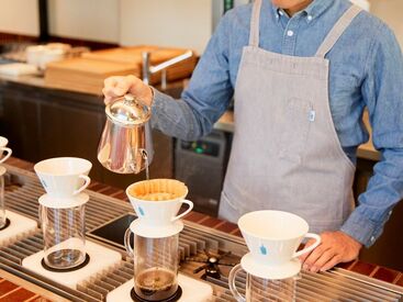 履歴書不要！
気になったらスグ応募OK◎
コーヒー無料やフード割引など、嬉しい社割も♪
