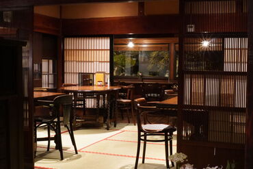 車通勤もOKなので、通いやすさも"◎"！
飲食店が初めてという方でも歓迎しています♪