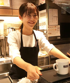 ベックスコーヒーショップ高崎店[1668] ★NEWSTAFF大募集★
駅スグでアクセス良好♪
毎日の通勤もスムーズです！
長期的に働ける方大歓迎◎