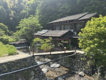 せせらぎ亭 福見川近くで
営業40年以上の老舗★
釣り堀体験や絶品の川魚料理…
松山の奥座敷を満喫しに来られる
お客様をお迎えします*