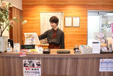 赤門　作新台店 ≪千葉県内の人気店♪≫
会長・社長が自ら厳選したお肉で
お客様を笑顔に◎
従業員割引で家族や友達と
おトクに食事もできます！
