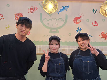 熱海駅前・おさかな丼屋 ＊温泉街らしい雰囲気のお店＊
店内はレトロでとってもかわいい♪
写真映えするオシャレな海鮮専門店★