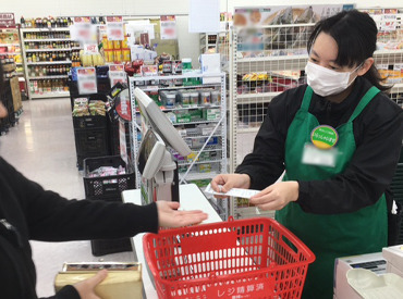 業務スーパー静岡千代田店 スタッフさんは
未経験からSTARTした方ばかり!!