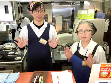【121】ドーム　花友膳店 出来立てのパンをお客様へ！
パン作りにもチャレンジできます☆
今まで作ったことがない方にも丁寧にお教えします！