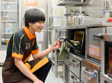 カラオケまねきねこ　海老名駅前店 「バイトも楽しみたい」「友達を作りたい」
「好きな時間で働きたい」⇒み～んなWelcome*
応募の理由はなんでもOK★