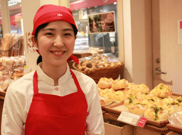 アンデルセン　エキュート品川店[9850] ＼未経験デビューOK!!／
駅直結の人気パン屋さん♪
パン好きの方にもピッタリです♪