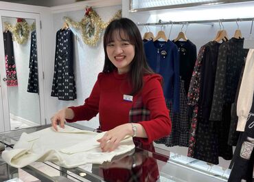 M'S GRACY(エムズグレィシー) 三越仙台店 ◇*゜大人可愛いが詰まったお洋服♪
通常よりも格段と安く買えるので、
プライベートでもコーデを楽しめちゃう♪