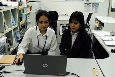勉強の指導だけでなく
事務業務や広報活動など
幅広くお任せします◎
社会に出た後も役立つスキルが磨けますよ！