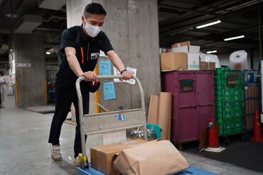 株式会社エピック　【勤務地：柏高島屋内】 学生・フリーターなど幅広い層が在籍！
愉快なメンバーばかりだから楽しみながら働けます♪
体の負担も少なめで定着率バツグン◎