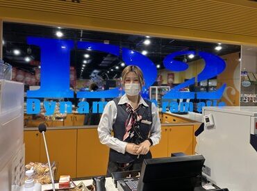 株式会社朝日興産 ※勤務地：ディー･ツー 伊万里店 ■正社員も同時募集中♪■
アルバイト勤務後、
正社員になったスタッフ多数在籍！
#ピアスOK #髪型/髪色自由.｡*ﾟ+