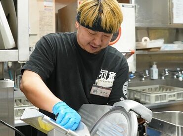 ☆★テレビ・ラジオでも話題のラーメン店★☆
こってり濃厚ラーメンは【まかない】で楽しめちゃいます♪