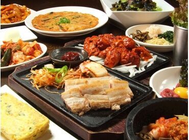 ≪韓国屋台をイメージした店内≫
チーズダッカルビ/スンドゥブ/石焼きビビンバ etc.
まかないはリクエストにお応え!!