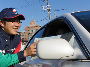 車好きが集まるガソスタバイト！
同じ趣味仲間も見つかるかも♪
まずはお気軽にご応募くださいね