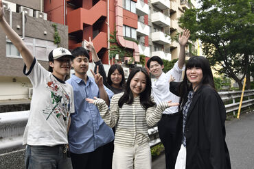 恵比寿駅徒歩5分のキレイなオフィス★
ウォーターサーバーも完備で働きやすい♪
「広告ってカッコいいな！」なんて志望動機も◎
