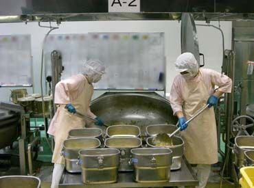 株式会社はぐみ　勤務地：多気町学校給食センター ≪お仕事はカンタン！≫
皆で分担するので作業はシンプル♪
モクモクと取り組めますよ◎