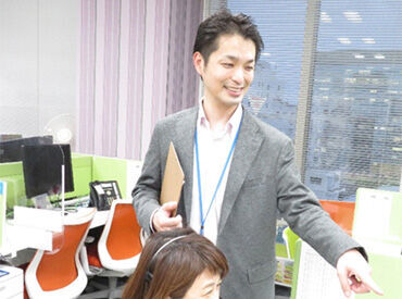幅広い世代のスタッフ活躍中！
経験や年齢は関係ありません♪
みんなでフォローしあいながら働けるあたたかい雰囲気です