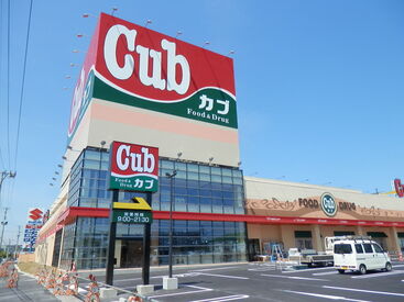 具体的には、肉のスライスや盛り付け、パック詰め、ラベル貼りなど。
慣れてきたら、難しい作業を少しずつ覚えてください！