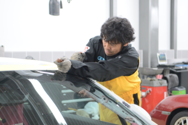 株式会社中央自動車硝子 安定企業で働こう！
有名ラリーチームを長くバックアップ！
そこでも私たちの施工技術の安全性と確実性が実証されているんです！