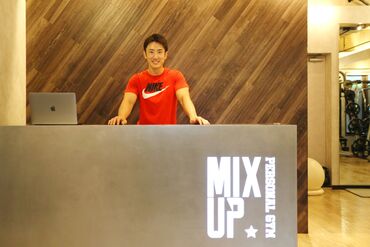 ピラティス＆パーソナルジムMIXUP 店内は暖色系を基調にした、きれいで落ち着いた雰囲気です♪
大手とは違う『隠れ家感』を味わってください☆彡