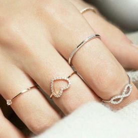 ファッション人材リンク株式会社【FJL】 ﾟ*｡☆ NEWスタッフ募集 ☆。*ﾟ
人気のジュエリーショップ
ステップUP出来る職場☆
20～40代スタッフ活躍中