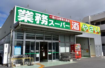まずはレジのお仕事からスタート!
バーコードをピッと読み込むだけ♪
とってもカンタンな作業です◎