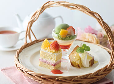 ★働きながら学べる環境
季節限定のパスタやスイーツが人気!
お茶の知識や、おいしい紅茶の淹れ方もマスターできます。