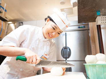 餃子の王将　高松春日店 未経験・ブランクのある方も大歓迎！お仕事は丁寧にお教えするので安心してくださいね◎