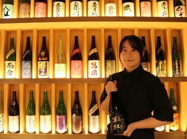 ぬる燗佐藤 御殿山茶寮 レア日本酒も並んでる圧巻の店内！
「日々知識が身に付くのを実感できて楽しいです◎」
ｂｙ入社後に日本酒にハマったスタッフ