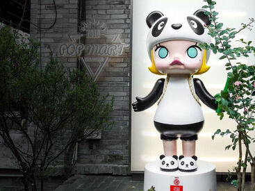 POP MART 成田空港第2ターミナル店　※2025年6月下旬オープン予定 ＼オープニング大募集／
かわいいフィギアがたくさん！
あなたの好みも見つかるかも♪
アニメや漫画のコラボも多数！